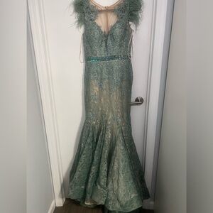 MAC DUGGAL green dress